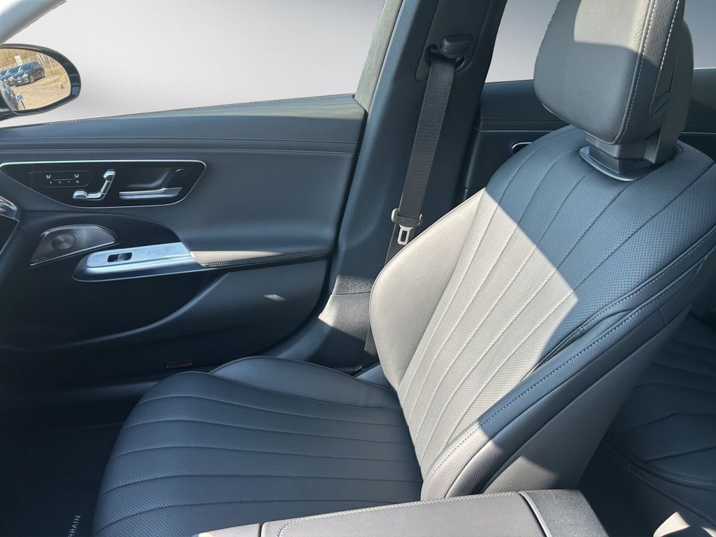 Mercedes-Benz E 300 2025