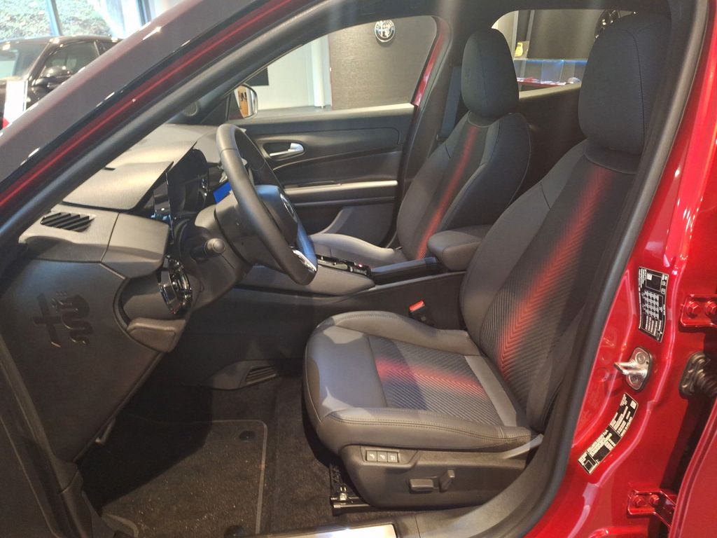 Alfa Romeo Junior 2025