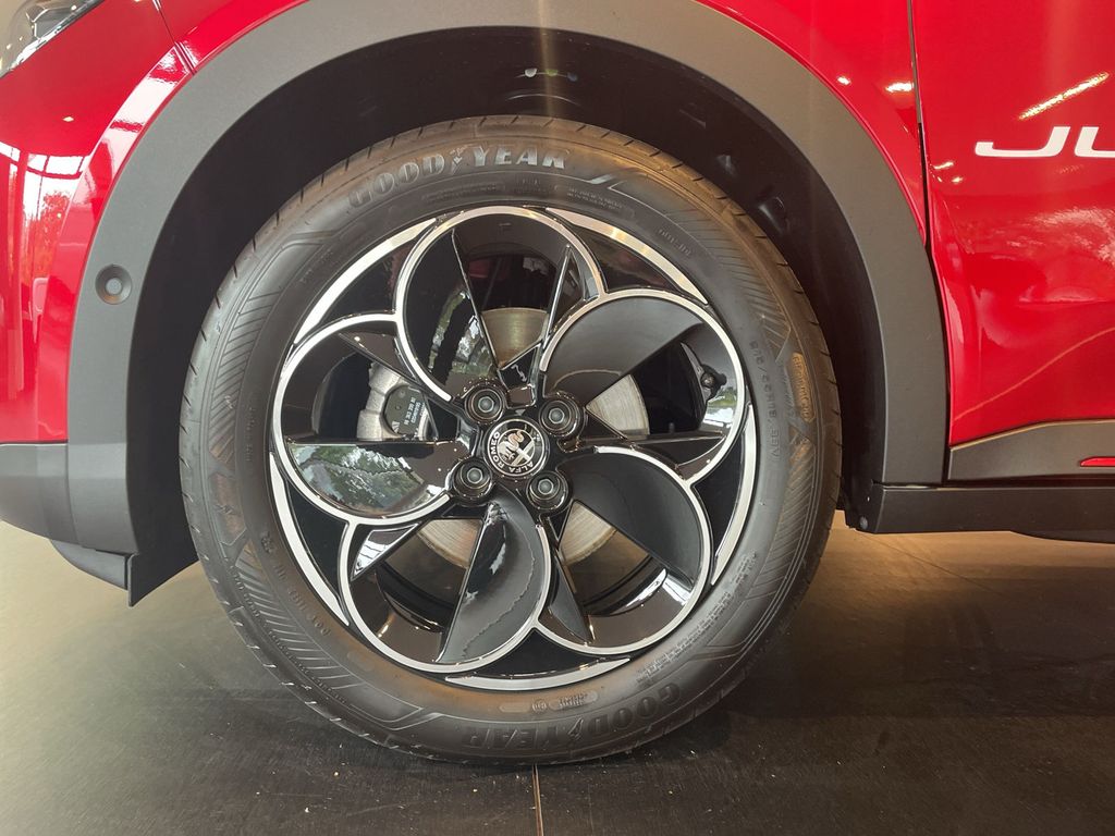 Alfa Romeo Junior 2025