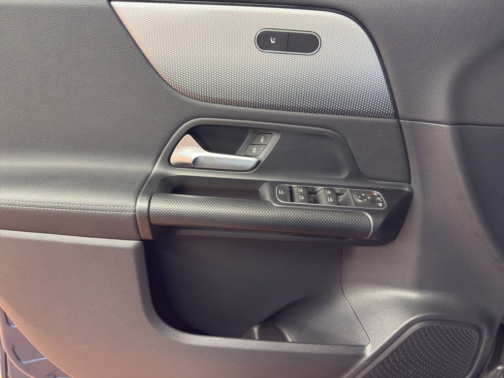 Mercedes-Benz B 220 2021