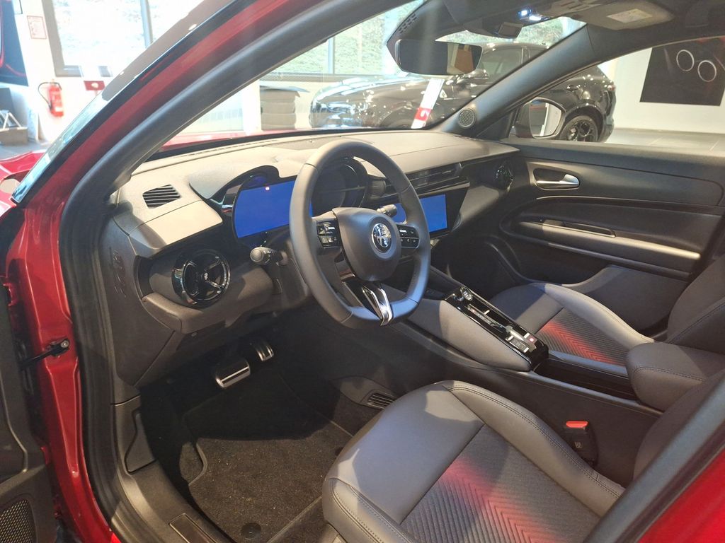 Alfa Romeo Junior 2025