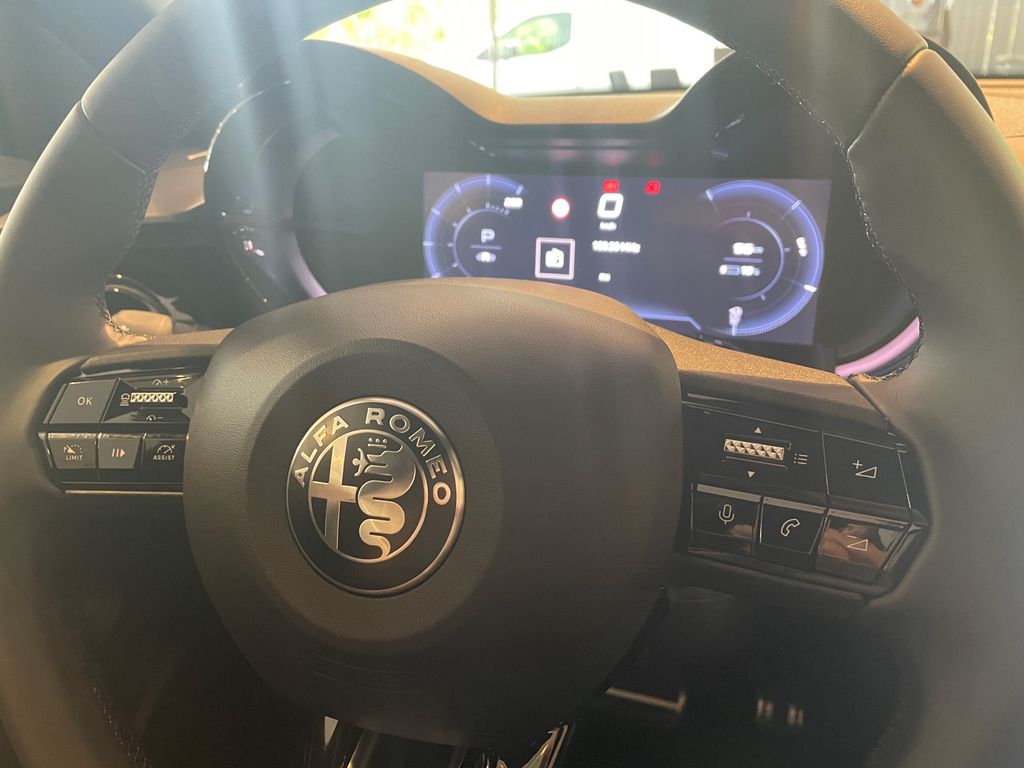 Alfa Romeo Junior 2025