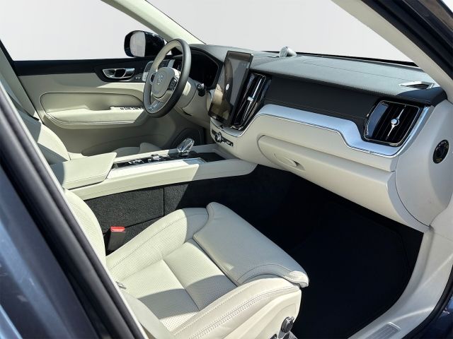 Volvo XC60 2025