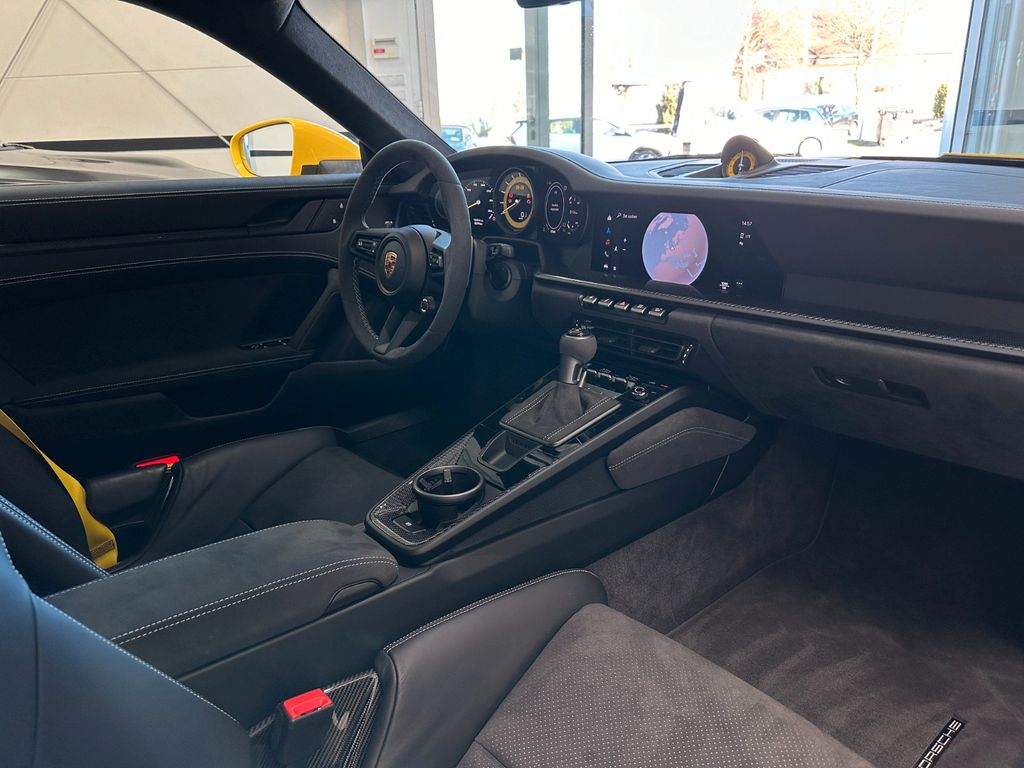 Porsche 992 2023