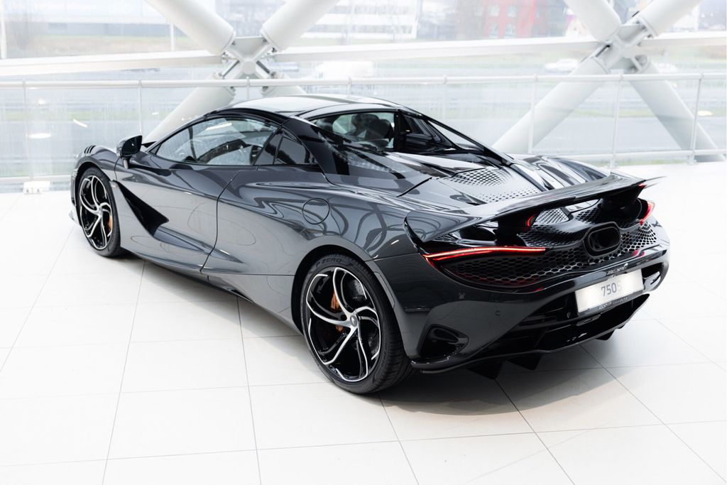 McLaren 750S