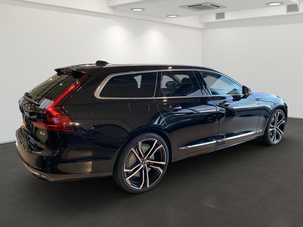 Volvo V90 2024