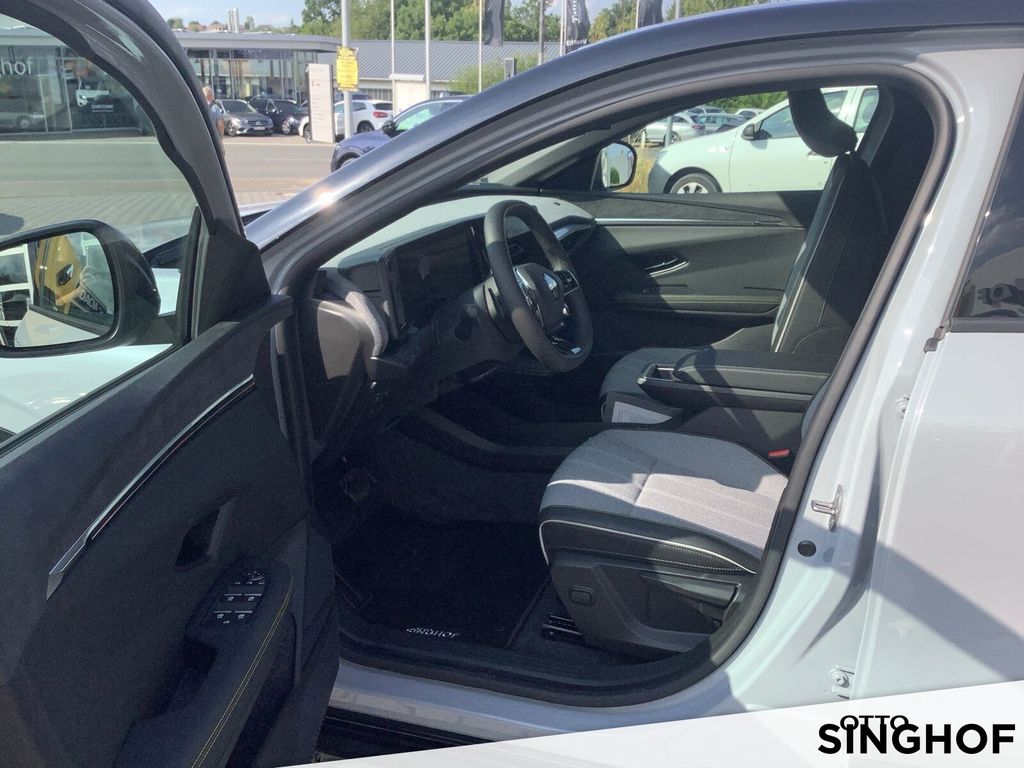 Renault Megane E-TECH 2024