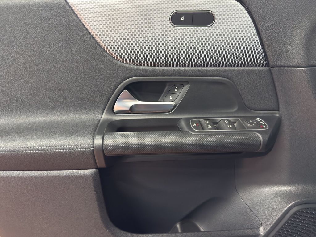 Mercedes-Benz B 220 2021