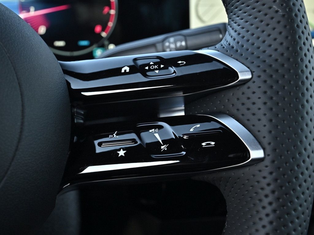 Mercedes-Benz CLA 180 2025