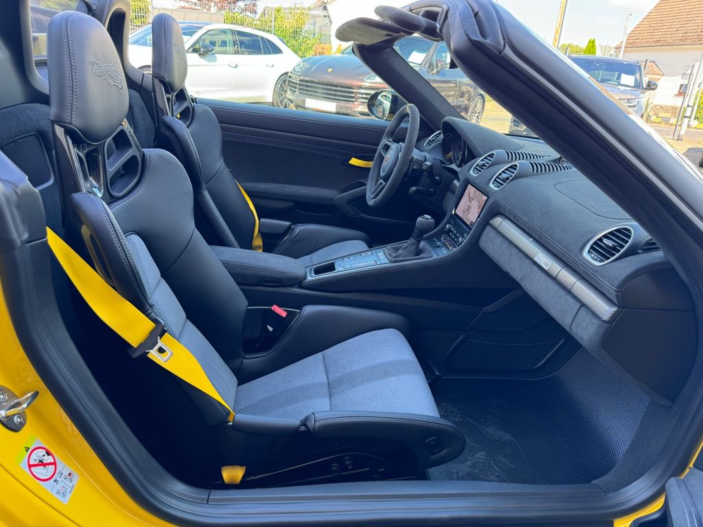 Porsche Boxster 2024