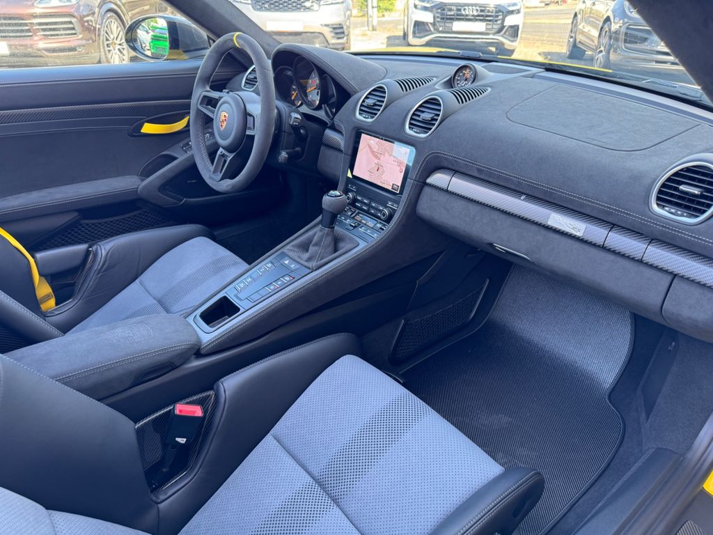 Porsche Boxster 2024