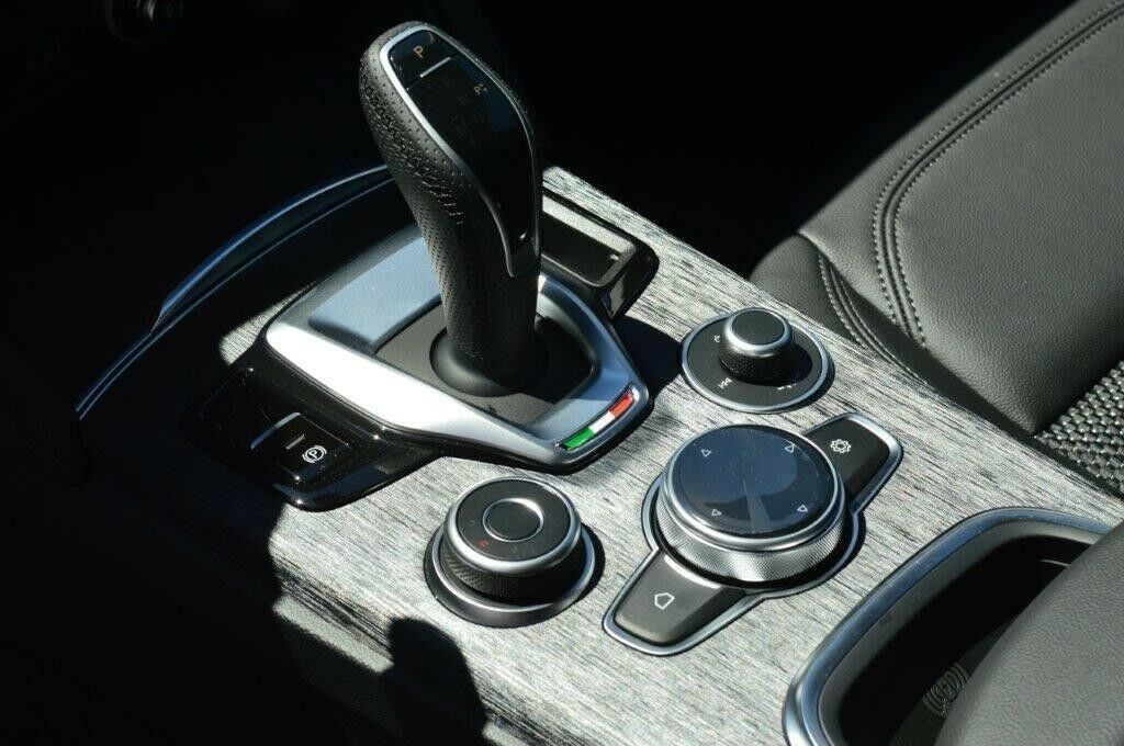 Alfa Romeo Stelvio 2021