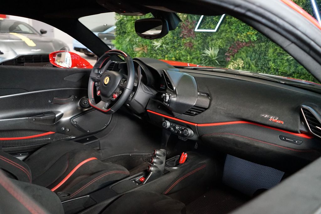Ferrari 488 Pista 2020