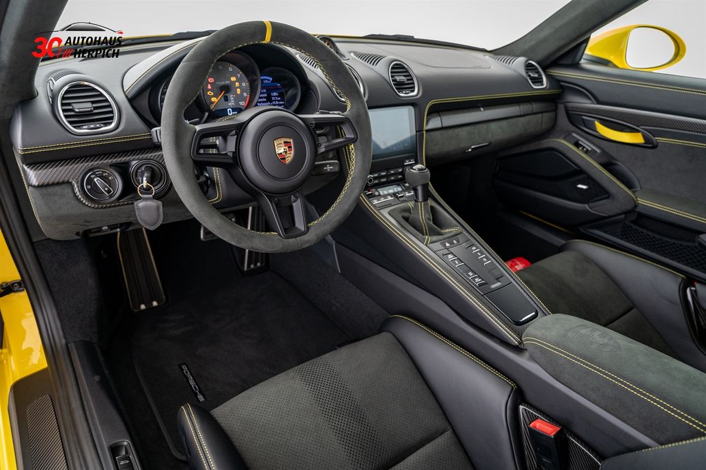 Porsche Boxster 2025