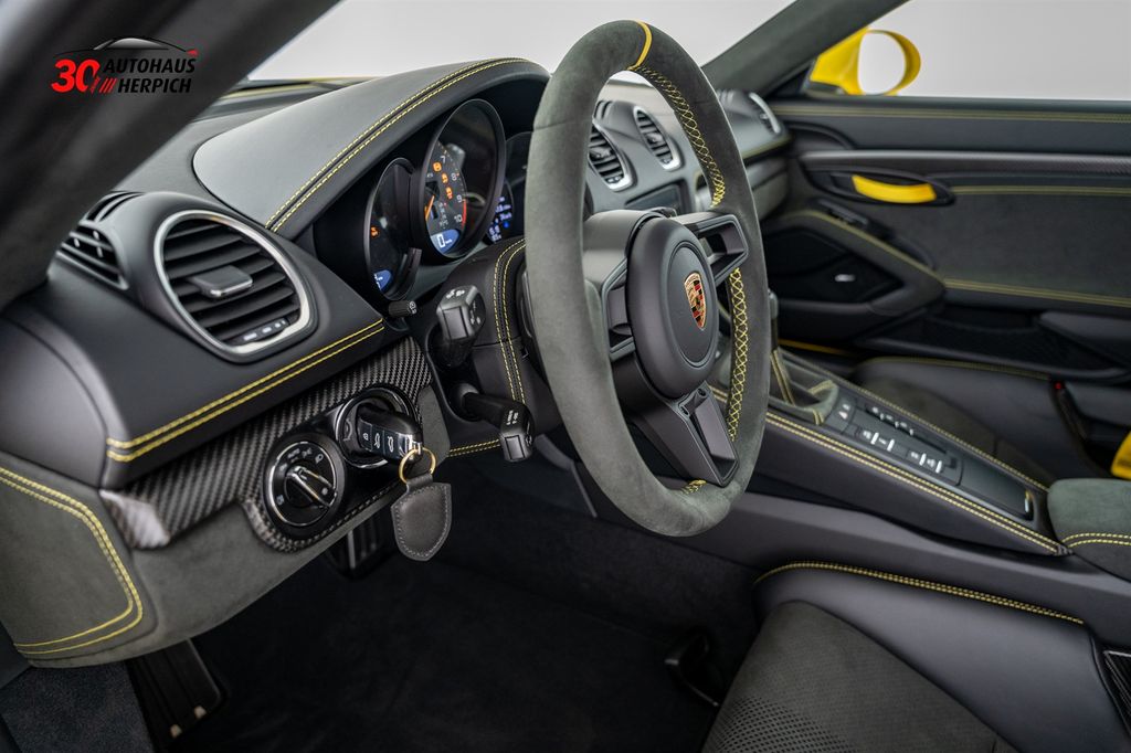 Porsche Boxster 2025