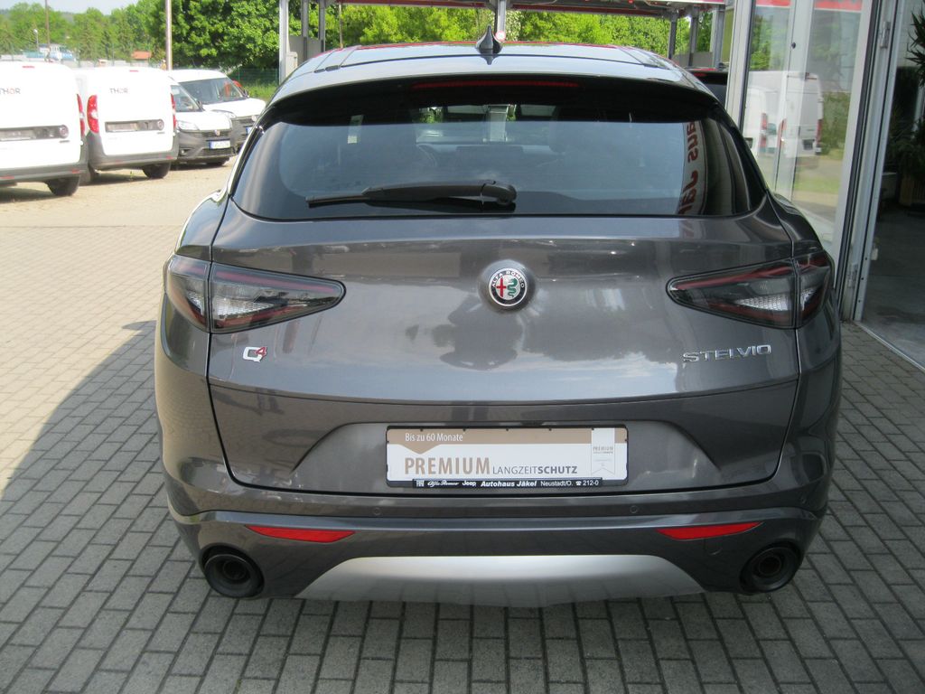 Alfa Romeo Stelvio 2023