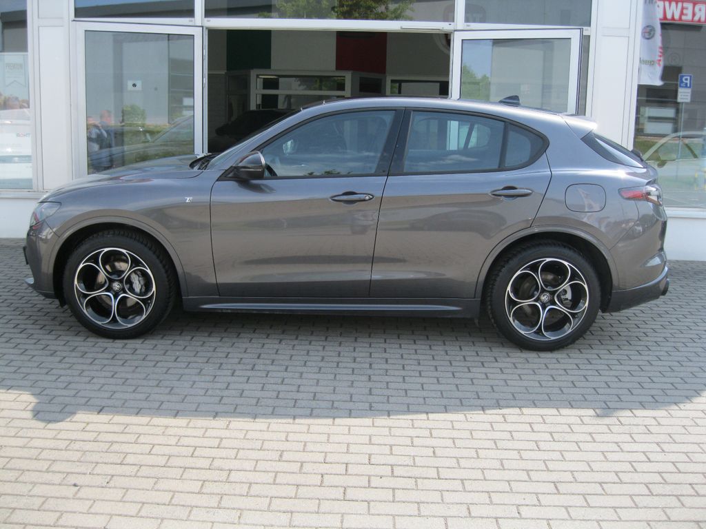 Alfa Romeo Stelvio 2023