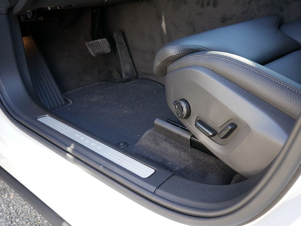 Volvo XC60 2025