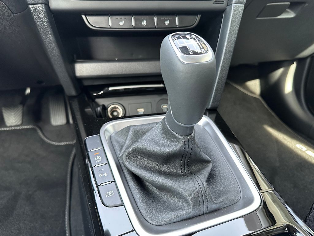 Kia cee'd / Ceed 2025