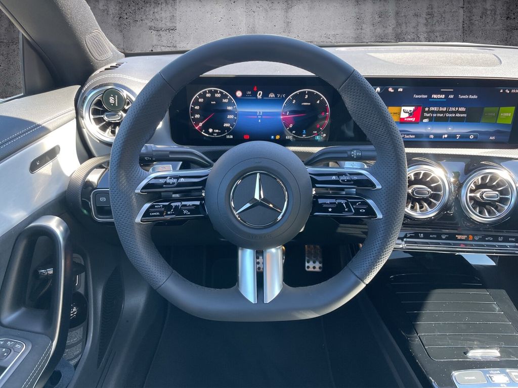 Mercedes-Benz CLA 200 2025