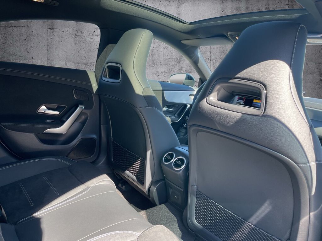 Mercedes-Benz CLA 200 2025