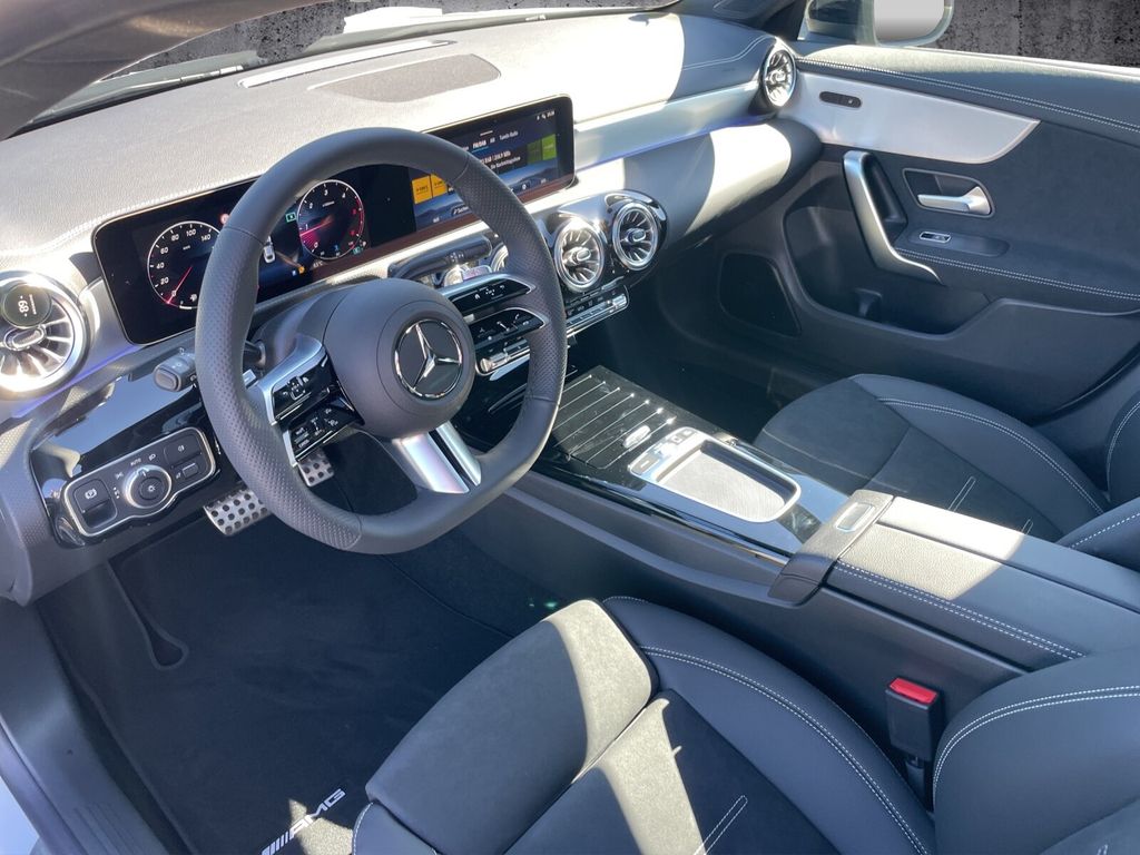 Mercedes-Benz CLA 200 2025