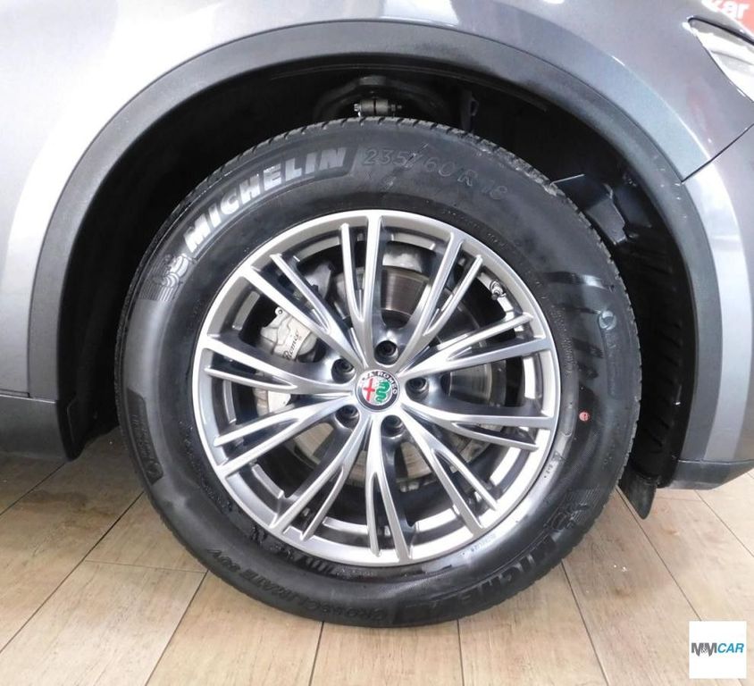 Alfa Romeo Stelvio 2021