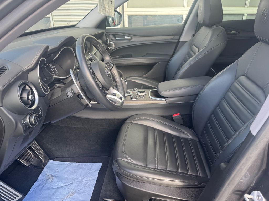 Alfa Romeo Stelvio 2021