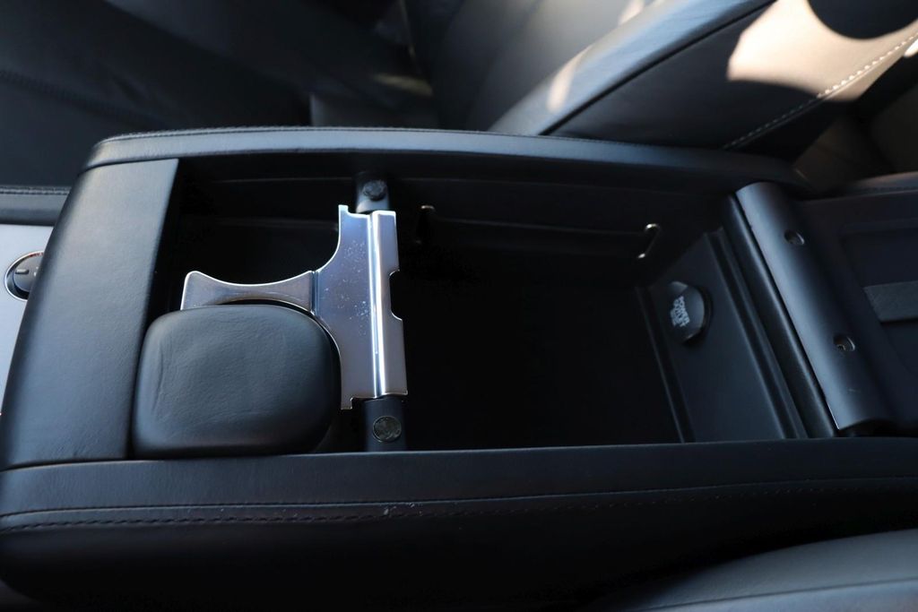 Aston Martin DB9 2012