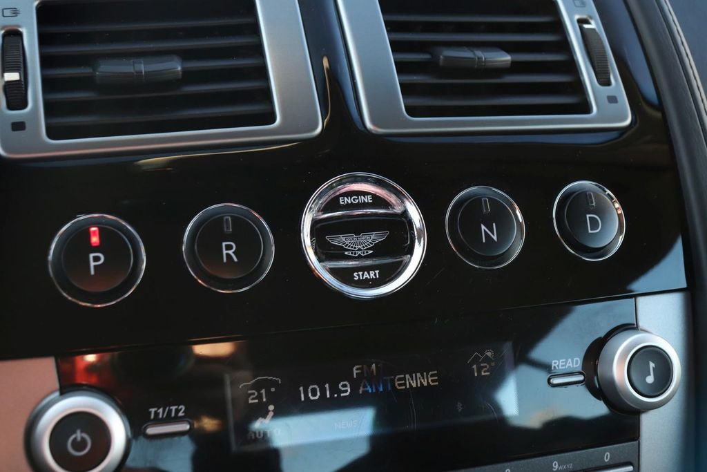 Aston Martin DB9 2012