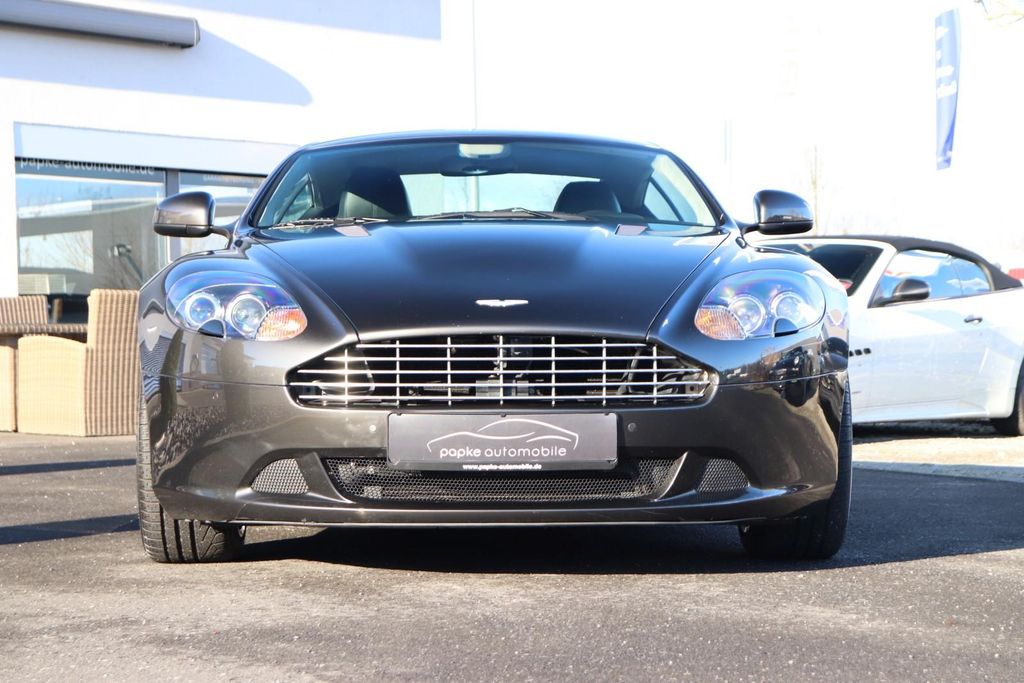 Aston Martin DB9 2012
