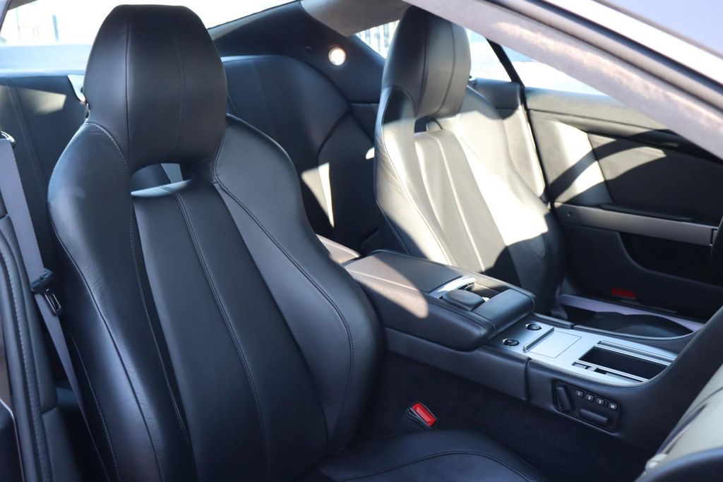 Aston Martin DB9 2012