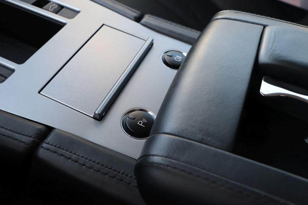 Aston Martin DB9 2012