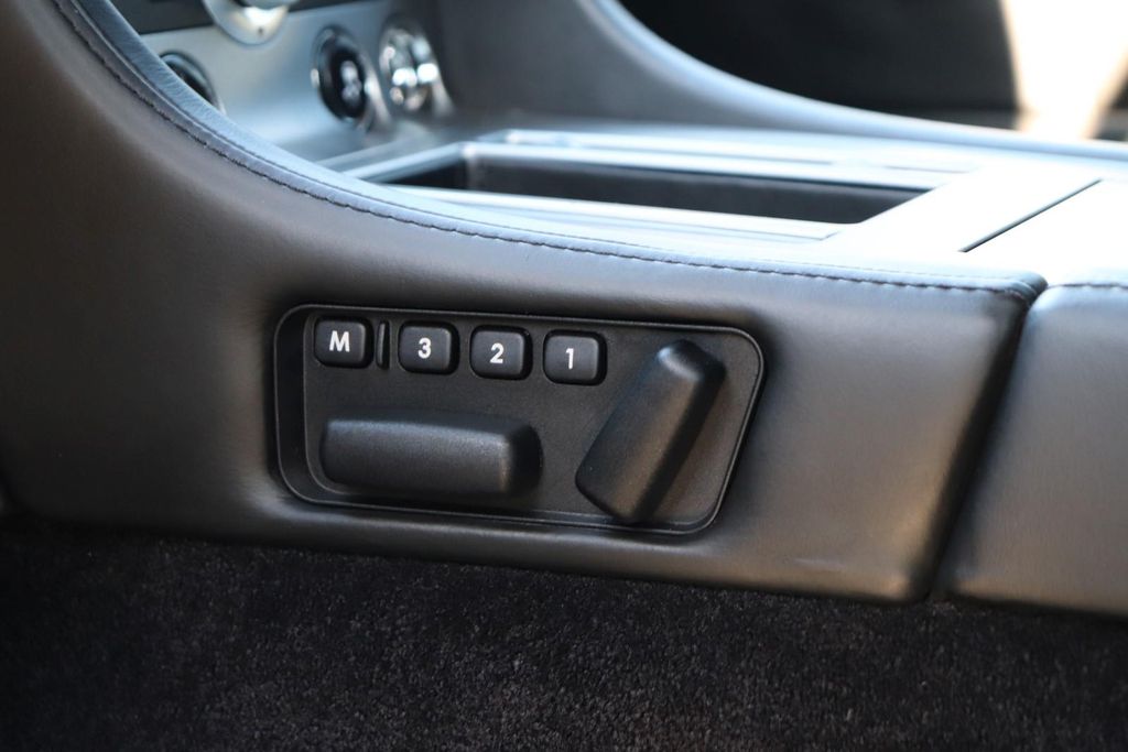 Aston Martin DB9 2012