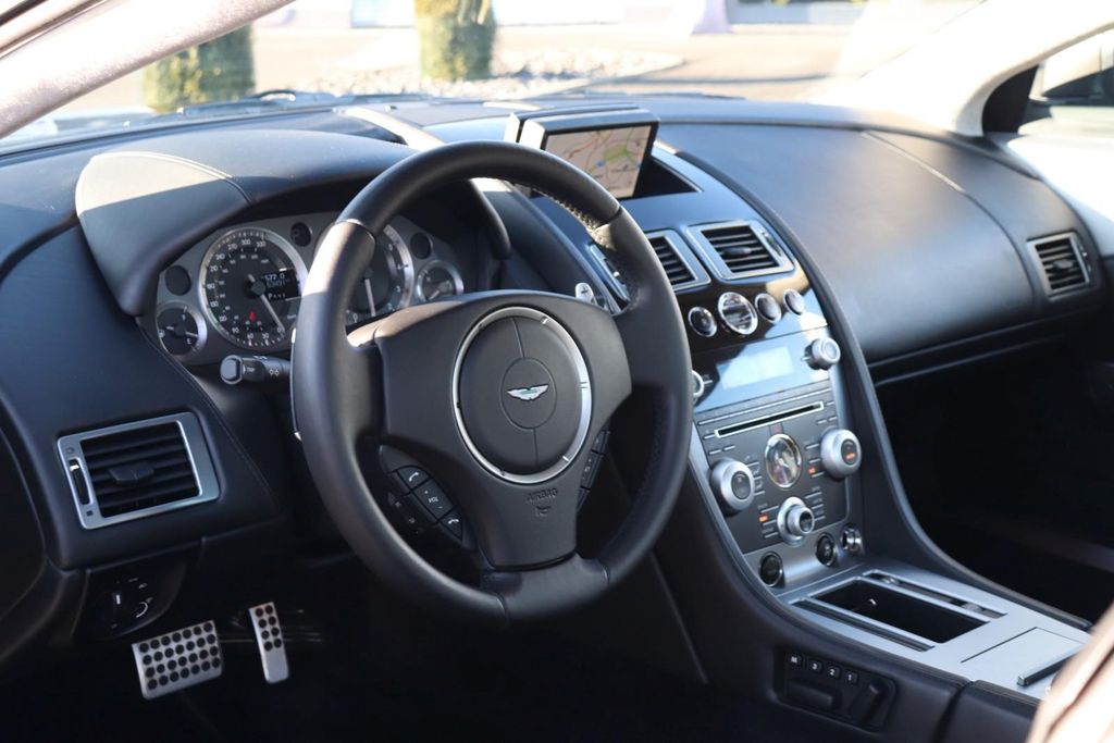 Aston Martin DB9 2012