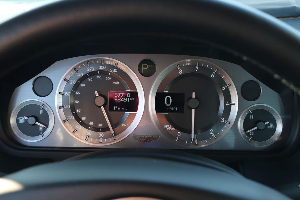 Aston Martin DB9 2012