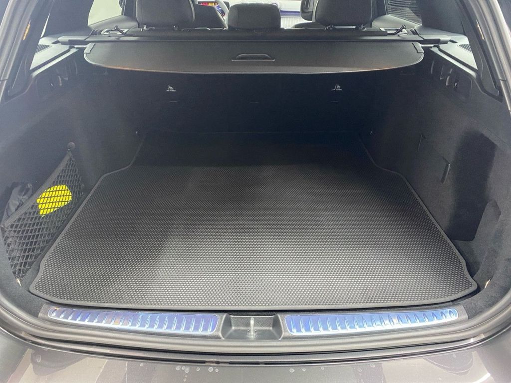 Mercedes-Benz C 300 2024