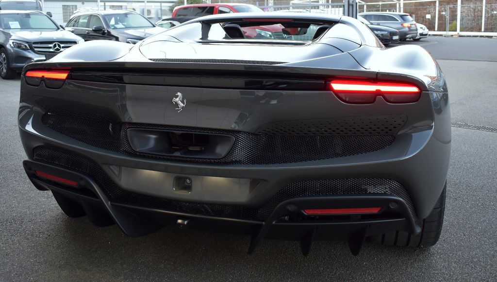 Ferrari 296 GTS 2024