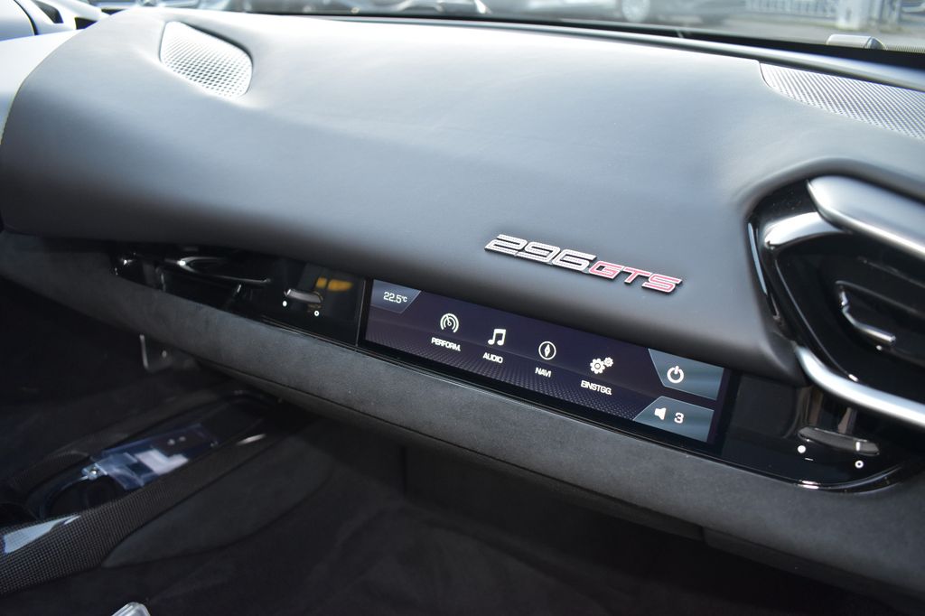 Ferrari 296 GTS 2024