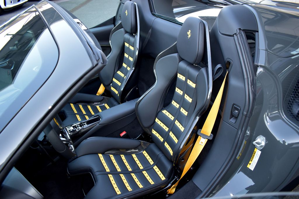 Ferrari 296 GTS 2024