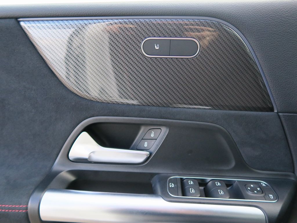 Mercedes-Benz B 200 2022