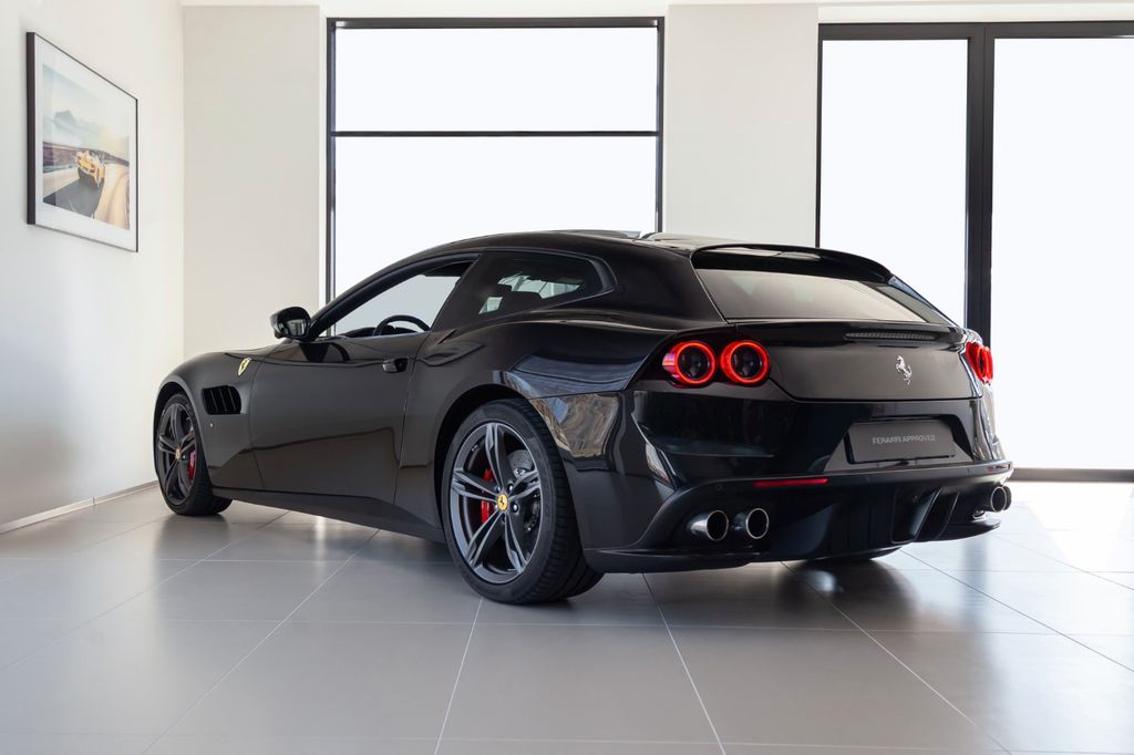 Ferrari GTC4Lusso 2020