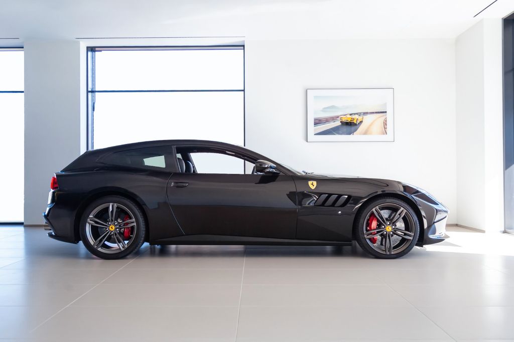 Ferrari GTC4Lusso 2020