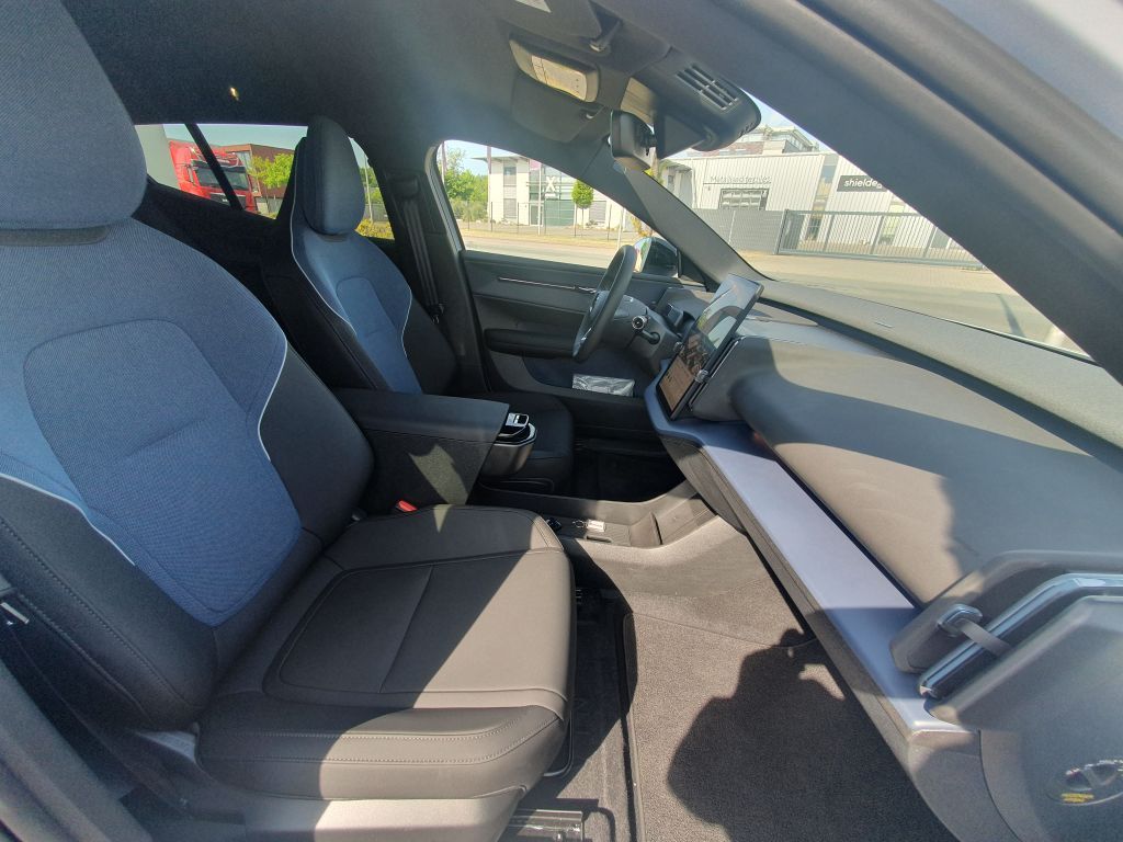 Volvo EX30 2025