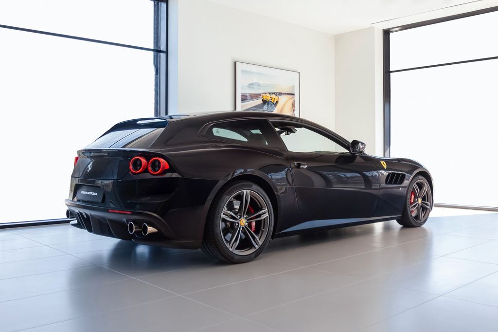 Ferrari GTC4Lusso 2020