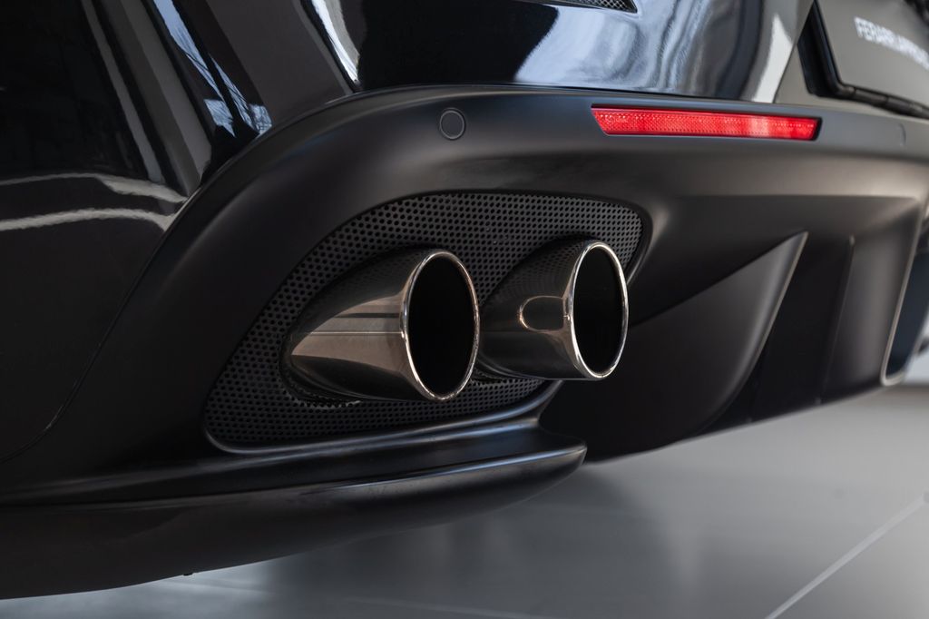 Ferrari GTC4Lusso 2020