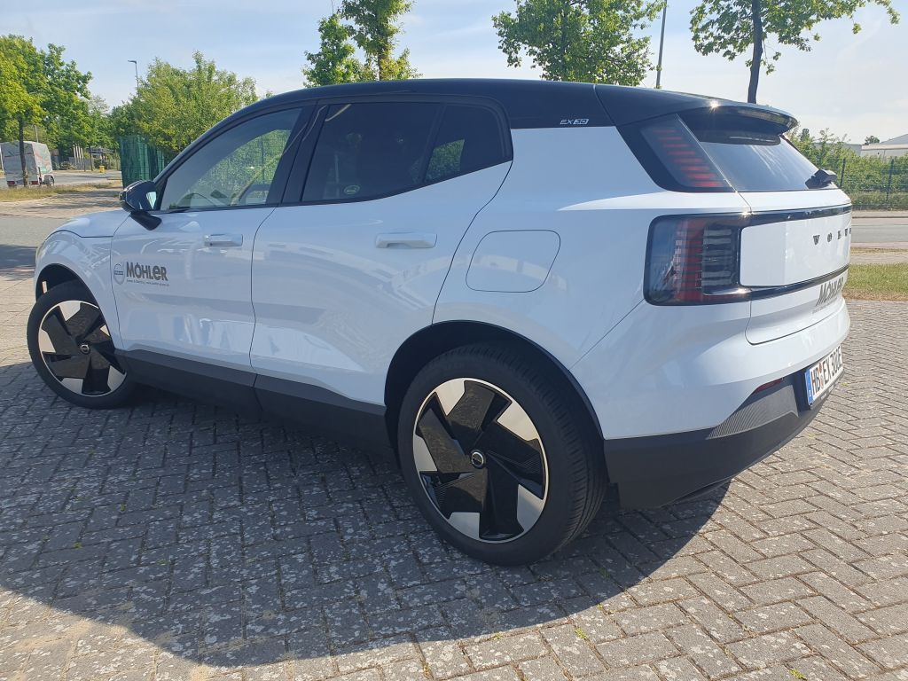 Volvo EX30 2025