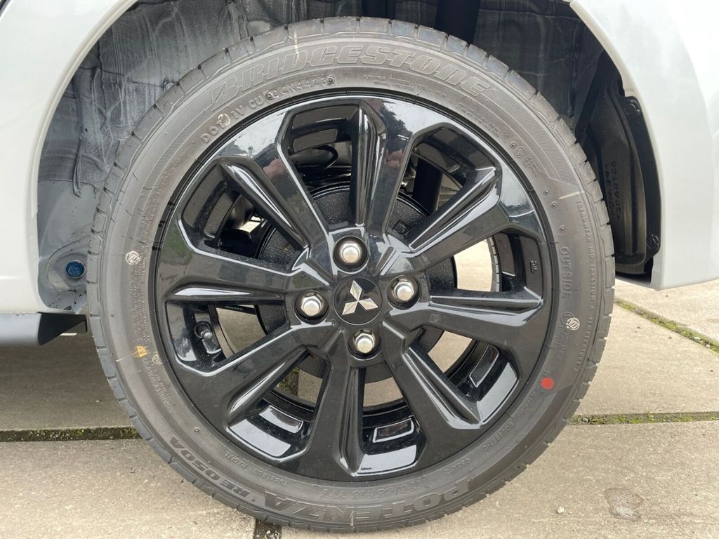 Mitsubishi Space Star 2024