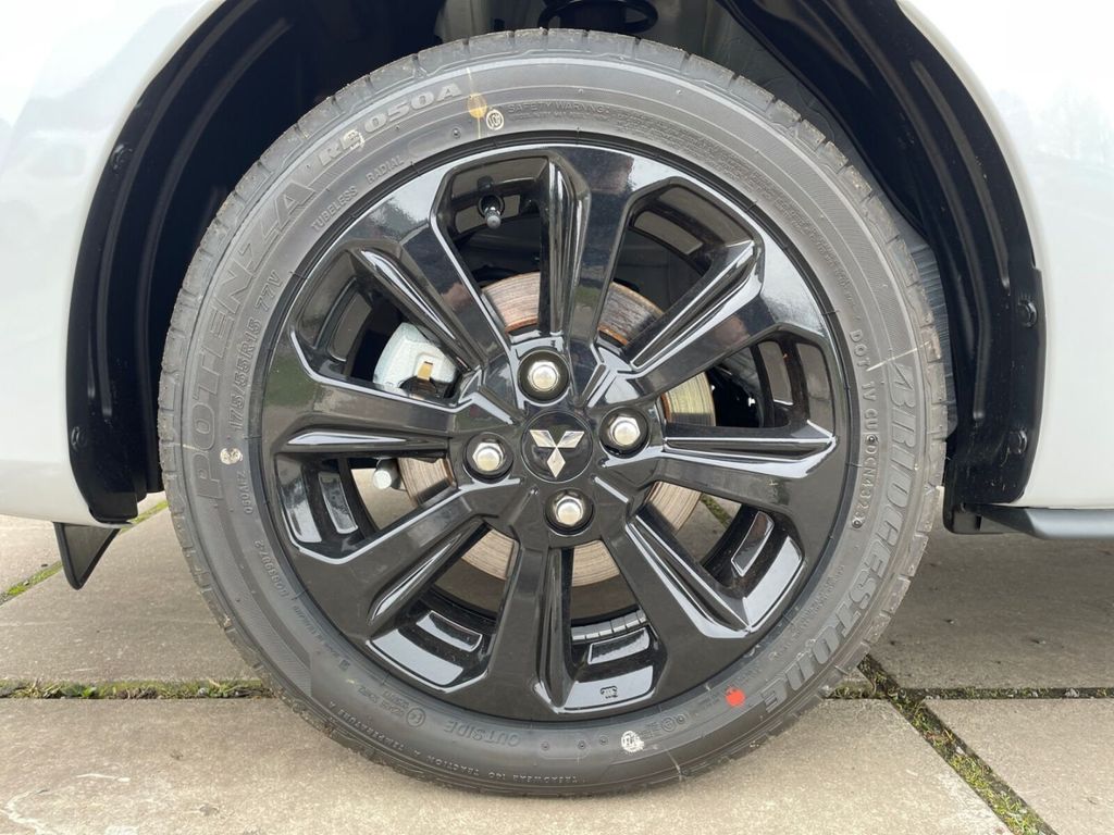 Mitsubishi Space Star 2024