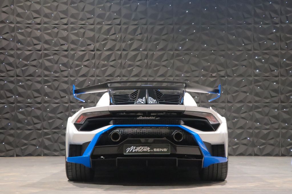 Lamborghini Huracán 2021